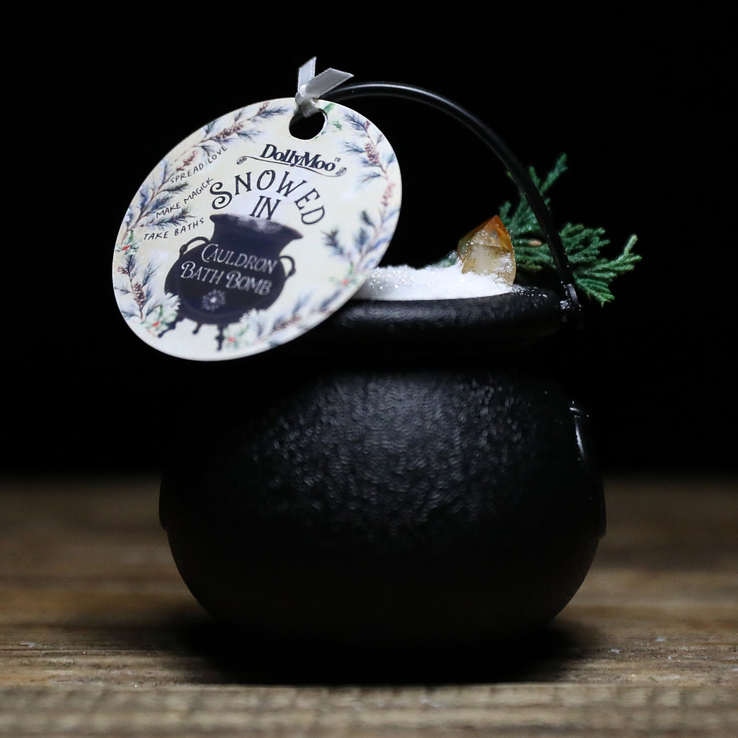 Snowed In Cauldron Bath Bomb