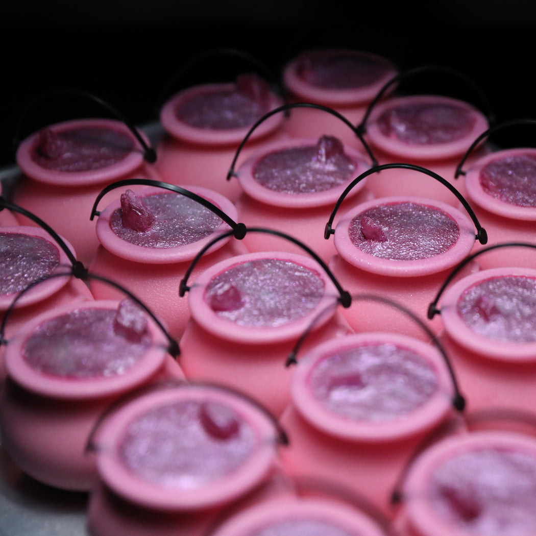 *SMALL BATCH SURPRISE* Sweet Affections Cauldron Bath Bomb